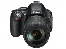 Nikon D5100 + 18-105 AF-S VR