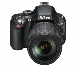 Nikon D5100 + 18-140 AF-S VR