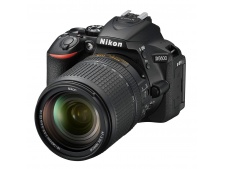 Nikon D5600 + 18-140 AF-S VR