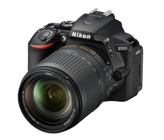 Nikon D5600 + 18-140 AF-S VR